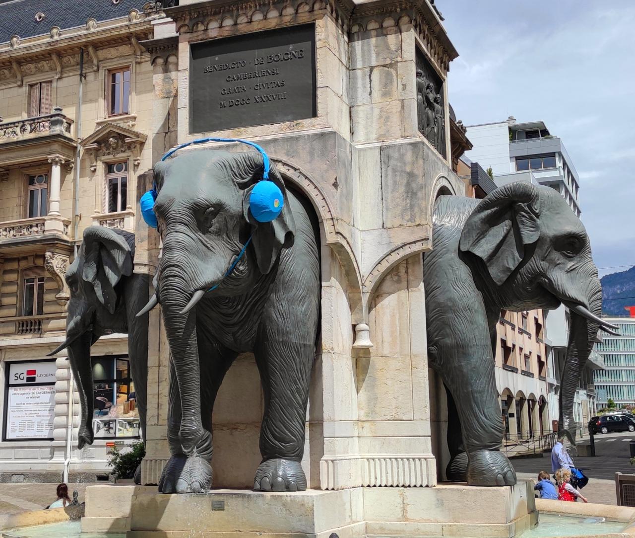 éléphants avec un casque audio